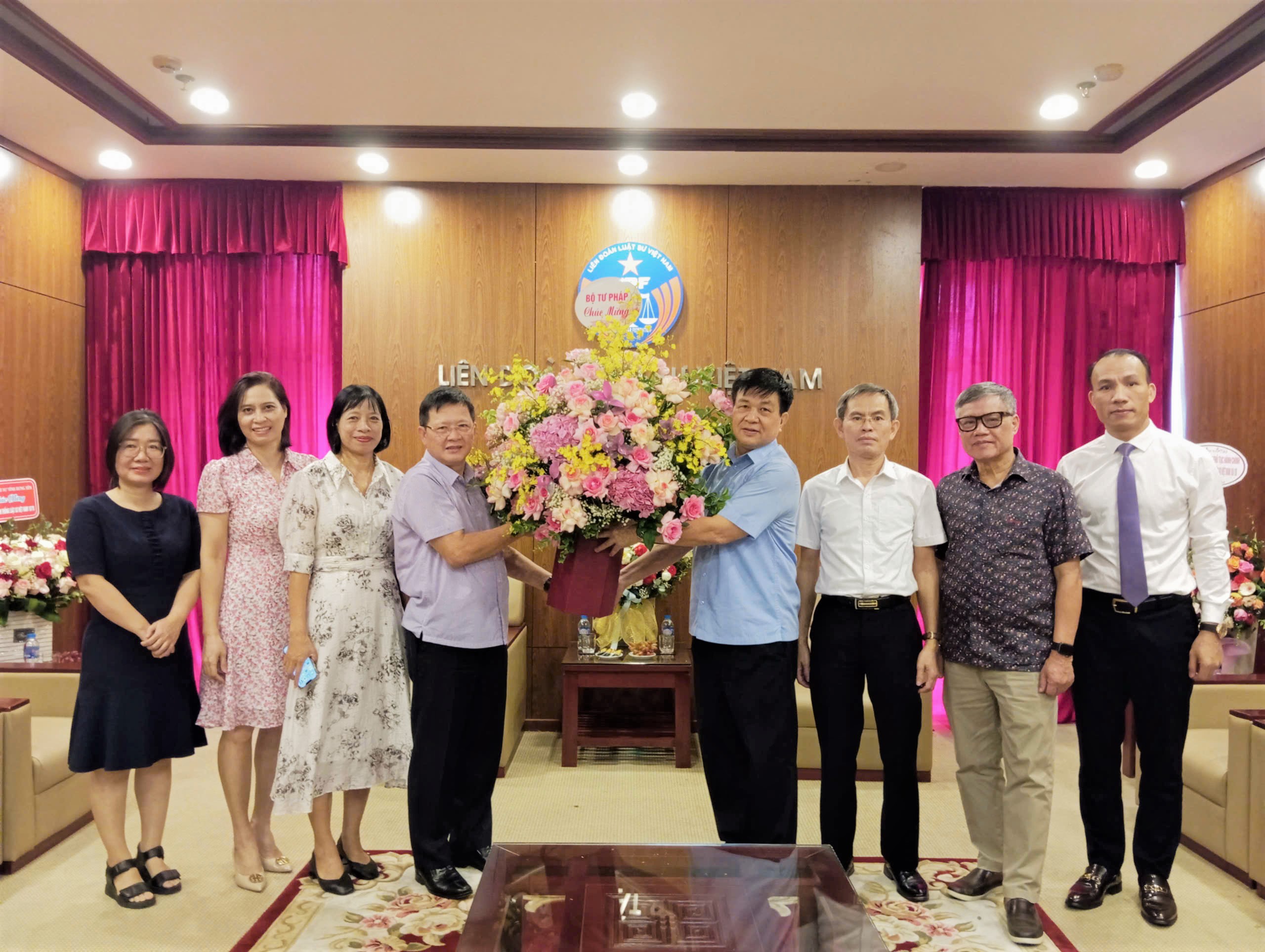 Bộ Tư pháp chúc mừng Liên đoàn Luật sư Việt Nam nhân kỷ niệm 79 năm Ngày truyền thống Luật sư Việt Nam