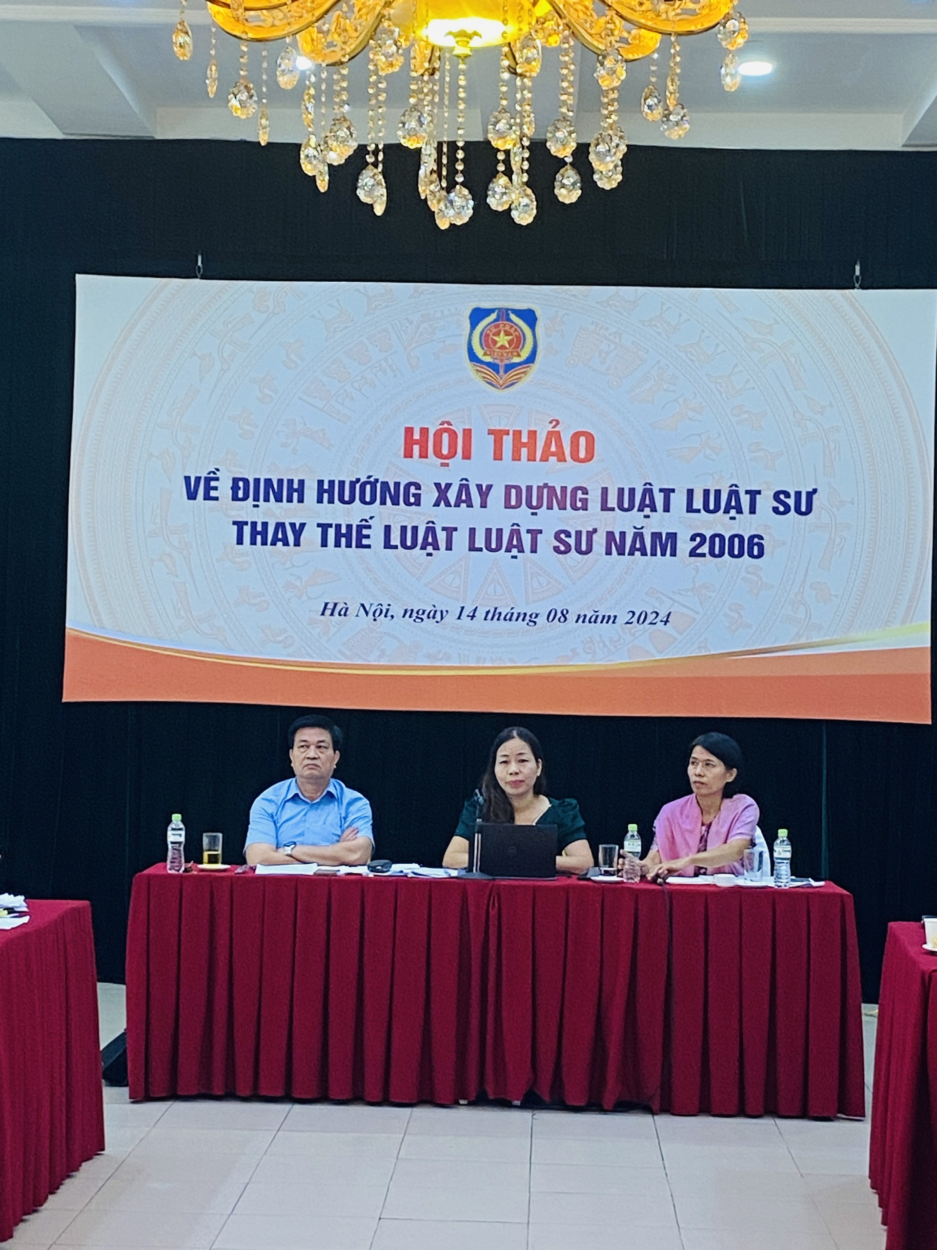 Tin bài HỘI THẢO VỀ ĐỊNH HƯỚNG XÂY DỰNG LUẬT LUẬT SƯ (SỬA ĐỔI)